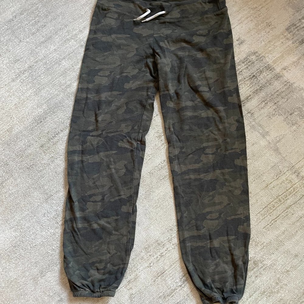 Monrow Camo Sweatpants